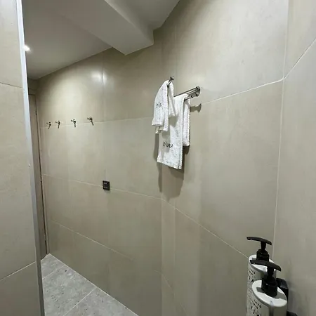 Charming 2br Basement Near Akropolis By Kozy Koala Apartment *
