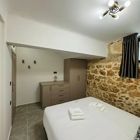 Charming 2br Basement Near Akropolis By Kozy Koala Apartment