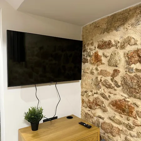 Charming 2br Basement Near Akropolis By Kozy Koala Apartment *